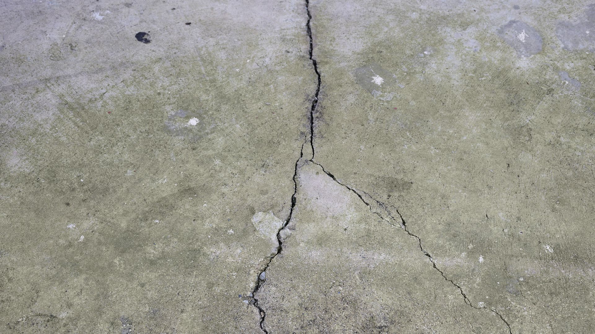concrete floor crack repair cost