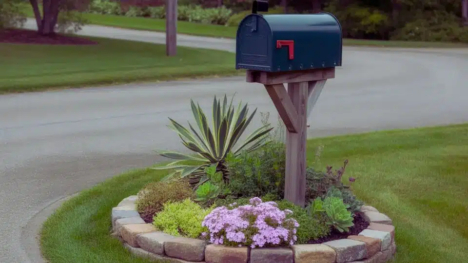 idea 9 build a simple mailbox post garden