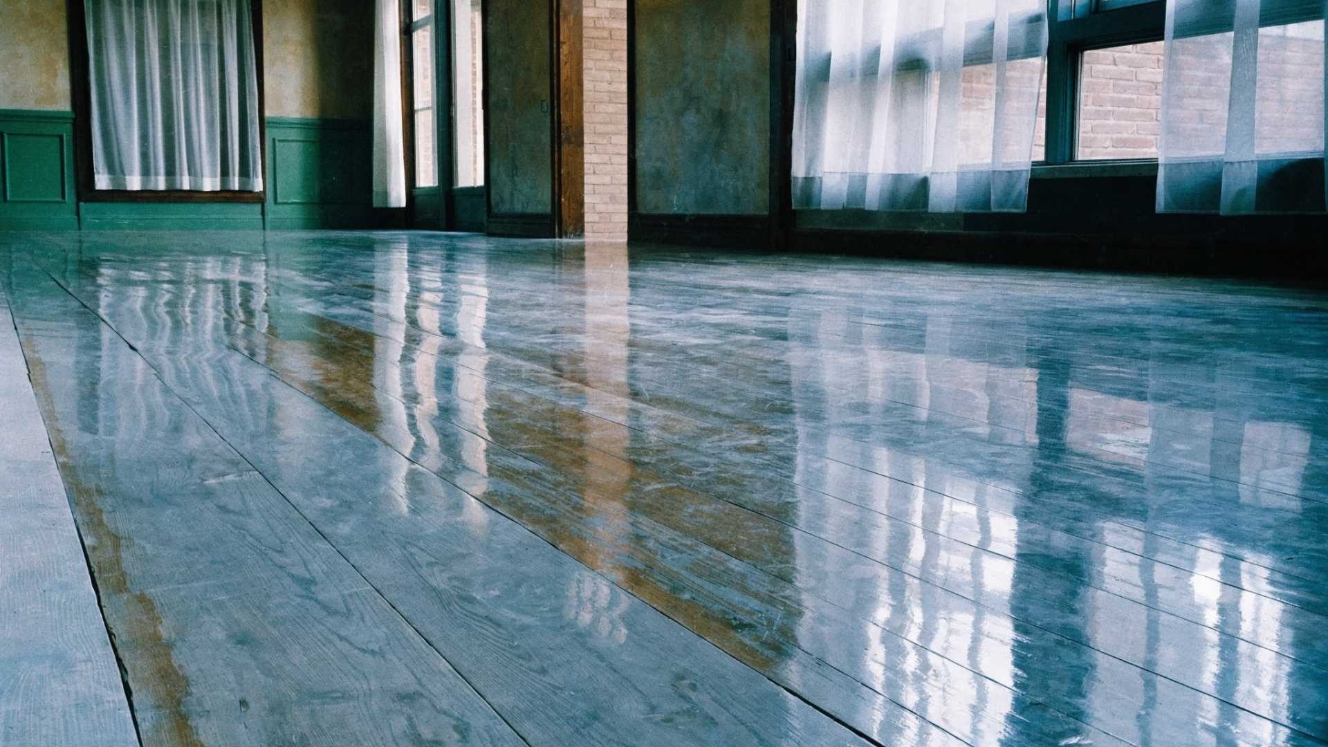 colors-that-dont-work-with-mid-century-floor