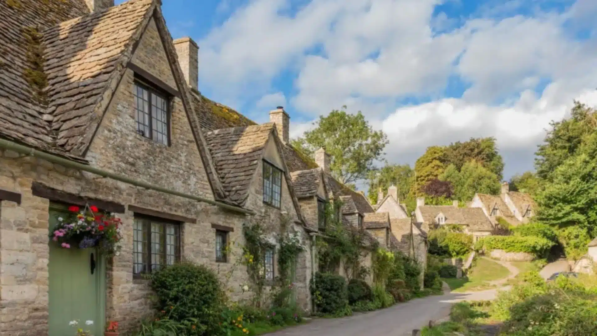 Cottage-in-Bibury