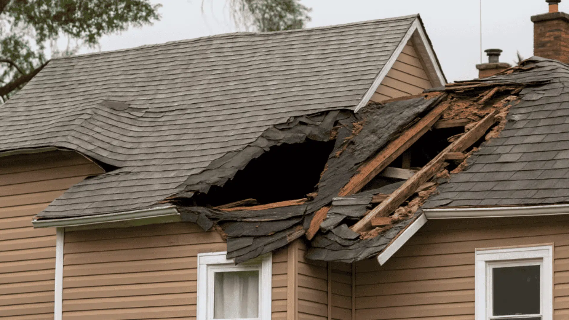 make-temporary-roof-repairs-storm-damage